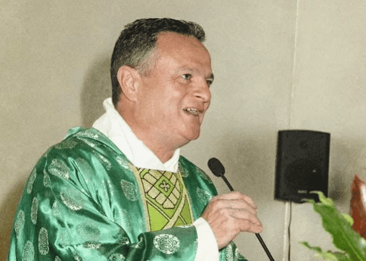 Pedofilia e denaro, don Marino tuona: «Dio non archivia»