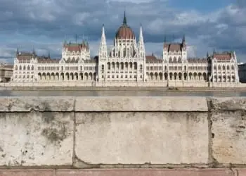 Il sistema Orbán collassa su un caso di pedofilia