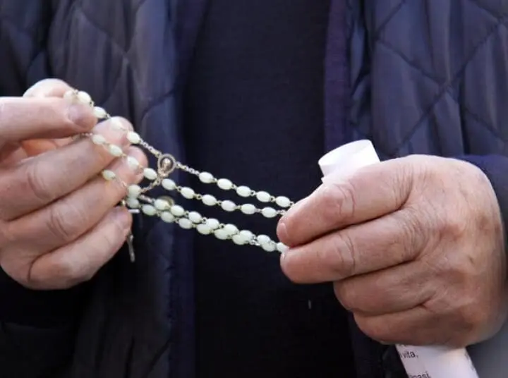 1507cbb2737fc23124d4fa28aafccaa2 1779950950575.jpg salento arrestato un sacerdote per abusi sessuali su minorenne il prete era un rito di purificazione