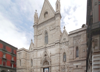 Facciata Duomo di Napoli BW 2013 05 16