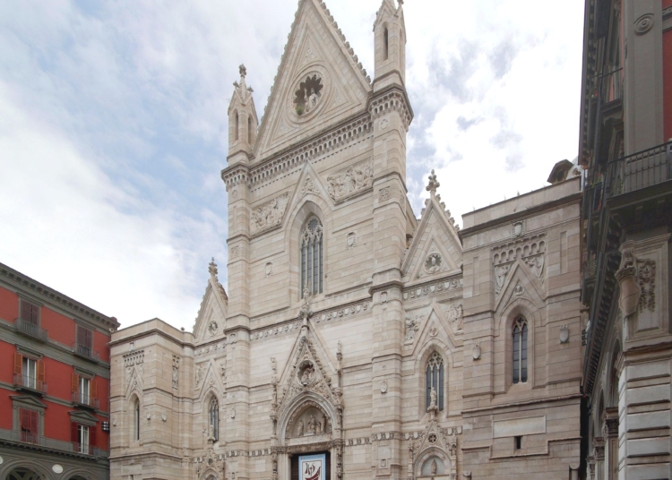 Facciata Duomo di Napoli BW 2013 05 16