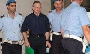 Don Luciano Massaferro esce dal tribunale H100719175110 313 U150285319530V5G 280x261 U1801311316202zBE 190x125 300x200 1