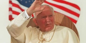 Il New York Times contro Giovanni Paolo II non e un santo