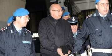 VI IT ART 17304 seppia poliziotti