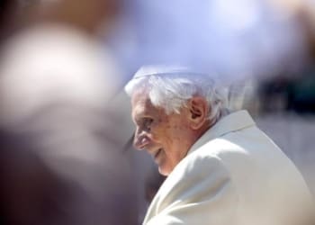 WCENTER 0XMDAHPCGM                Papa Benedetto XVI durante un momento della prima Udienza Generale del 2012 in piazza San Pietro, Citta' del Vaticano, 7 marzo 2012.  ANSA/CLAUDIO PERI