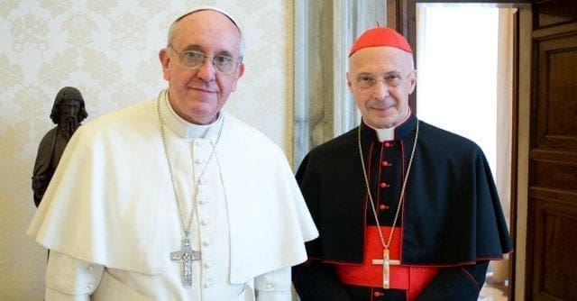 papa francesco e bagnasco.jpg