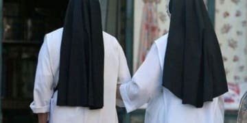 4427386 0852 suore condannate asilo oggi ultime notizie