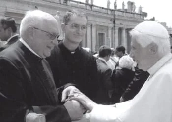 199el papa y el padre buela 1 e1498735769938