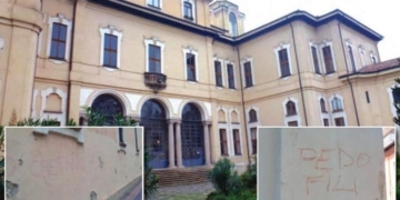 corbetta scritte contro padri somaschi pedofili chiesa mafia 696x459 1