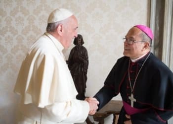 Page 1 foto Pope and Bishop 1 750x500 1