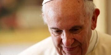 1507908787697.jpg la grossa grana di papa francesco la tentazione di tenersi i pedofili