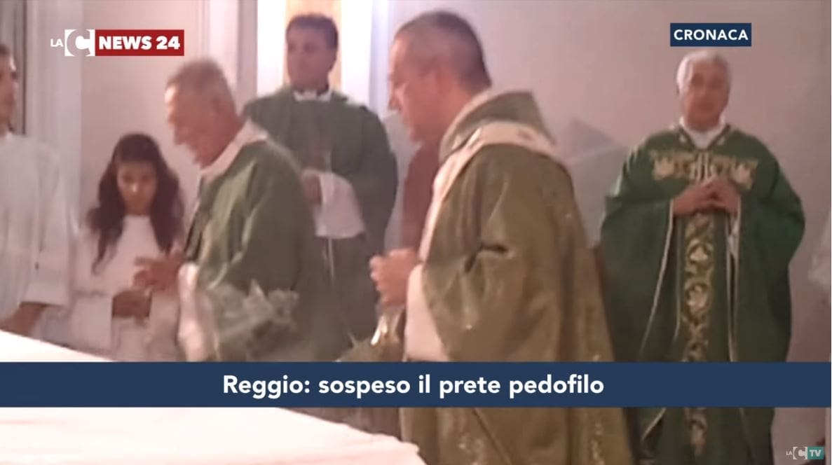 Reggio: sospeso il prete pedofilo