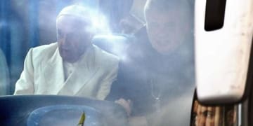 1519553771700.jpg vaticano papa francesco e bisignani nuovo scandalo sessuale in arrivo ora trema il pontefice