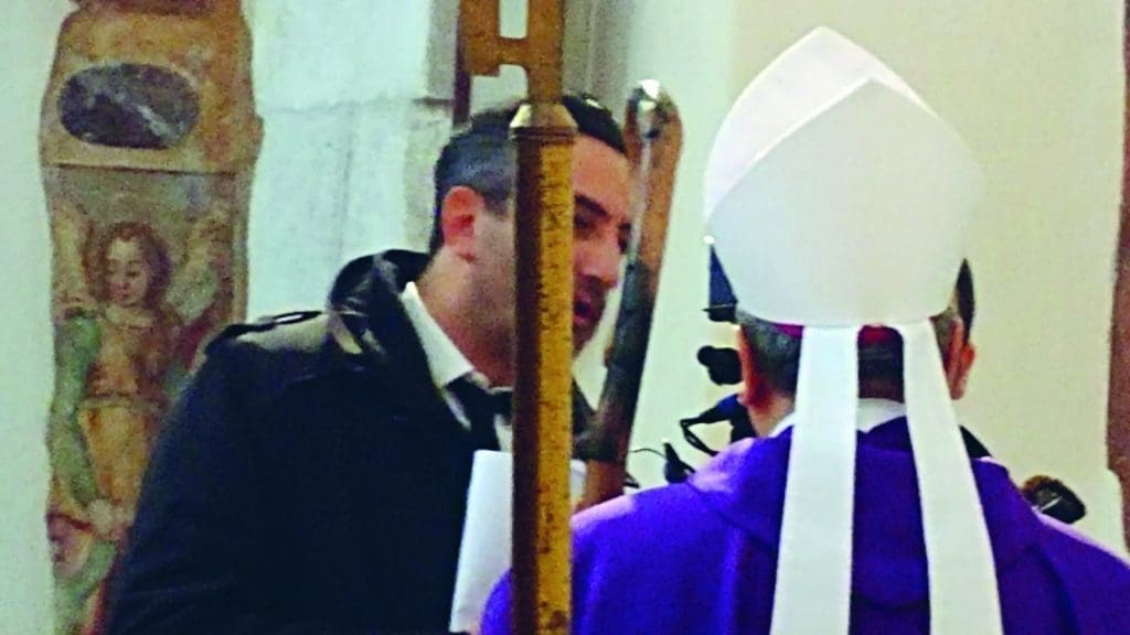1Le Iene dal vescovo Cibotti Matteo Viviani 1 1024x576 1