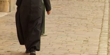 priest 1713035 960 720 kzIE U11012519262541n1B 1024x576@LaStampa.it
