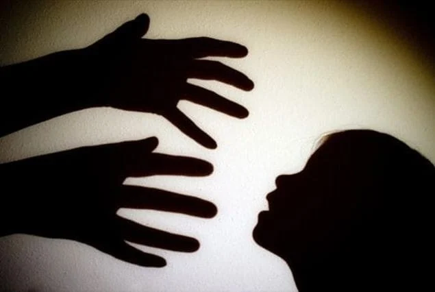 FAMIGLIA CRISTIANA: lo scollamento dalla realtà 7 Pedofilia Ok 2405078