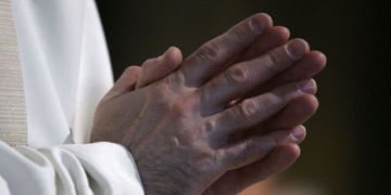 debut avril l eveque de pontoise avait declare qu il ne saurait pas dire si la pedophilie etait un peche une declaration qui avait suscite la polemique 5587643