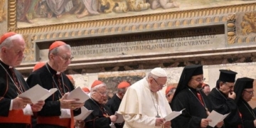 4321446 1534 papa pedofilia vittime protesta