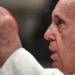 papa francesco 1350 990x403 1
