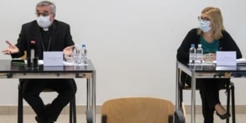 l il sacerdote abuso di persone inette a resistere e incapaci di discernimento ljjt
