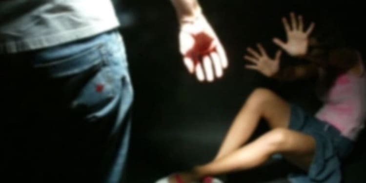 5061415 1157 violenza sessuale napoli minorenni