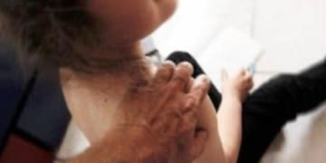 bambina stuprata nel condominio di casa trovate tra le scale sanguinante internapoli 2167327