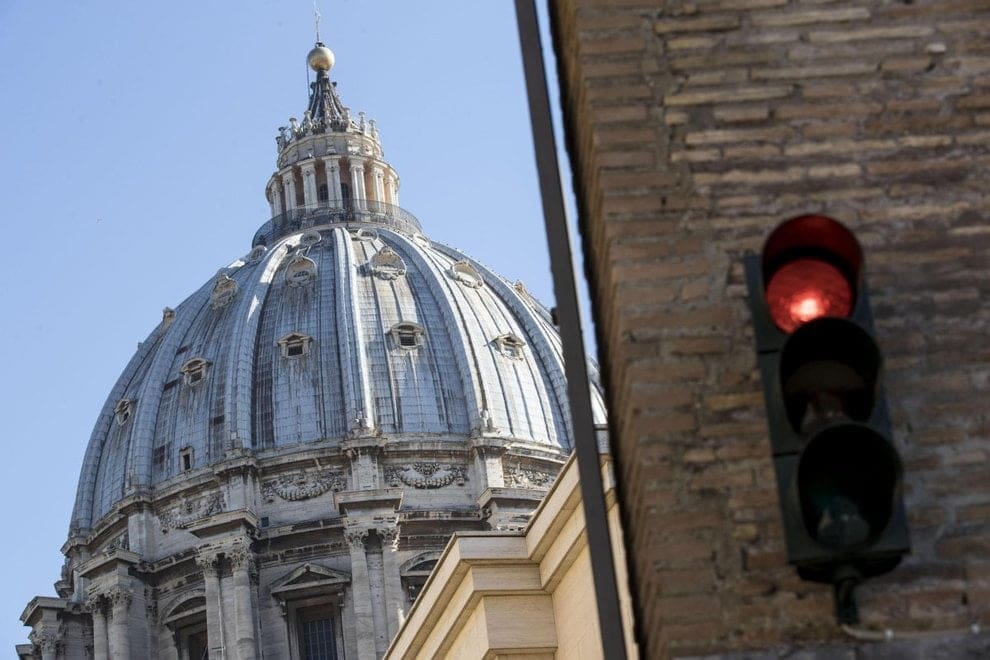 2595572 1612 vaticano 51
