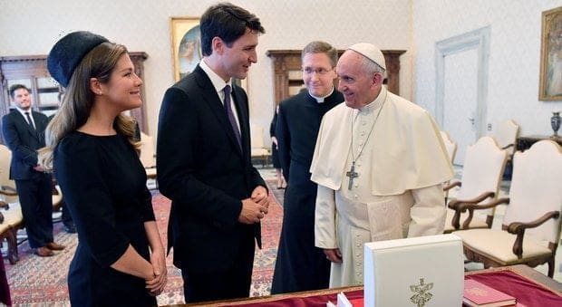 2470369 1600 trudeaupapabis