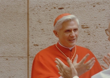 21est1 f01 ratzinger ap 7