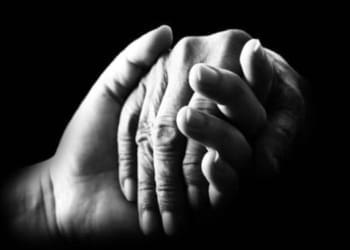1648209323Hands 699486