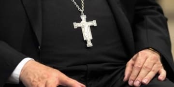 prete pedofilia pedofilo sacerdote 2 2