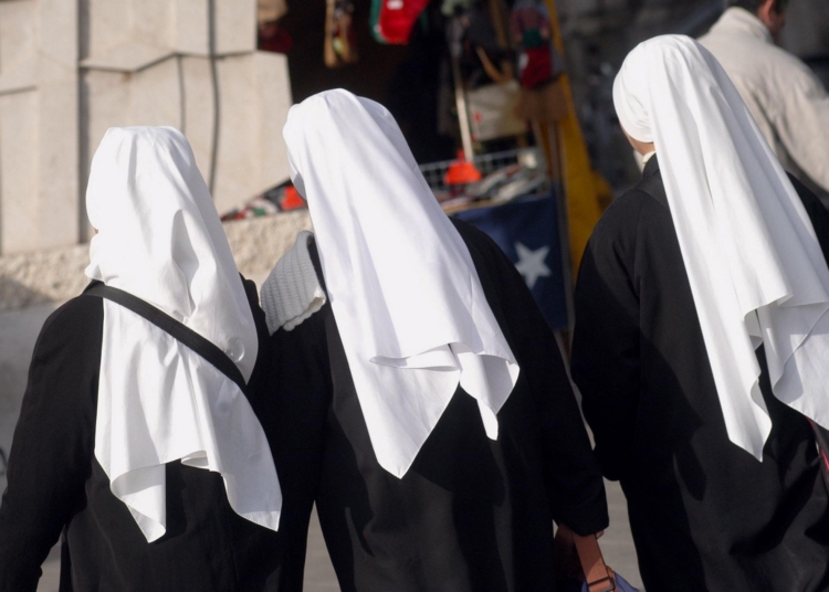 suore in via mercanti