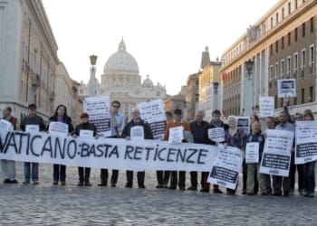18soc2f01 pedofilia vaticano lapresse