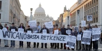 18soc2f01 pedofilia vaticano lapresse