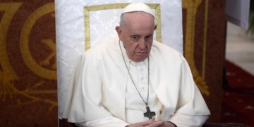 papa francesco prega afp