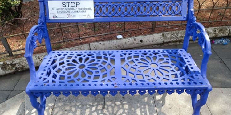 ENNA – Le vittime e la Rete L’ABUSO “disconoscono” la Panchina viola; è un simbolo di responsabilità non di opportunità!