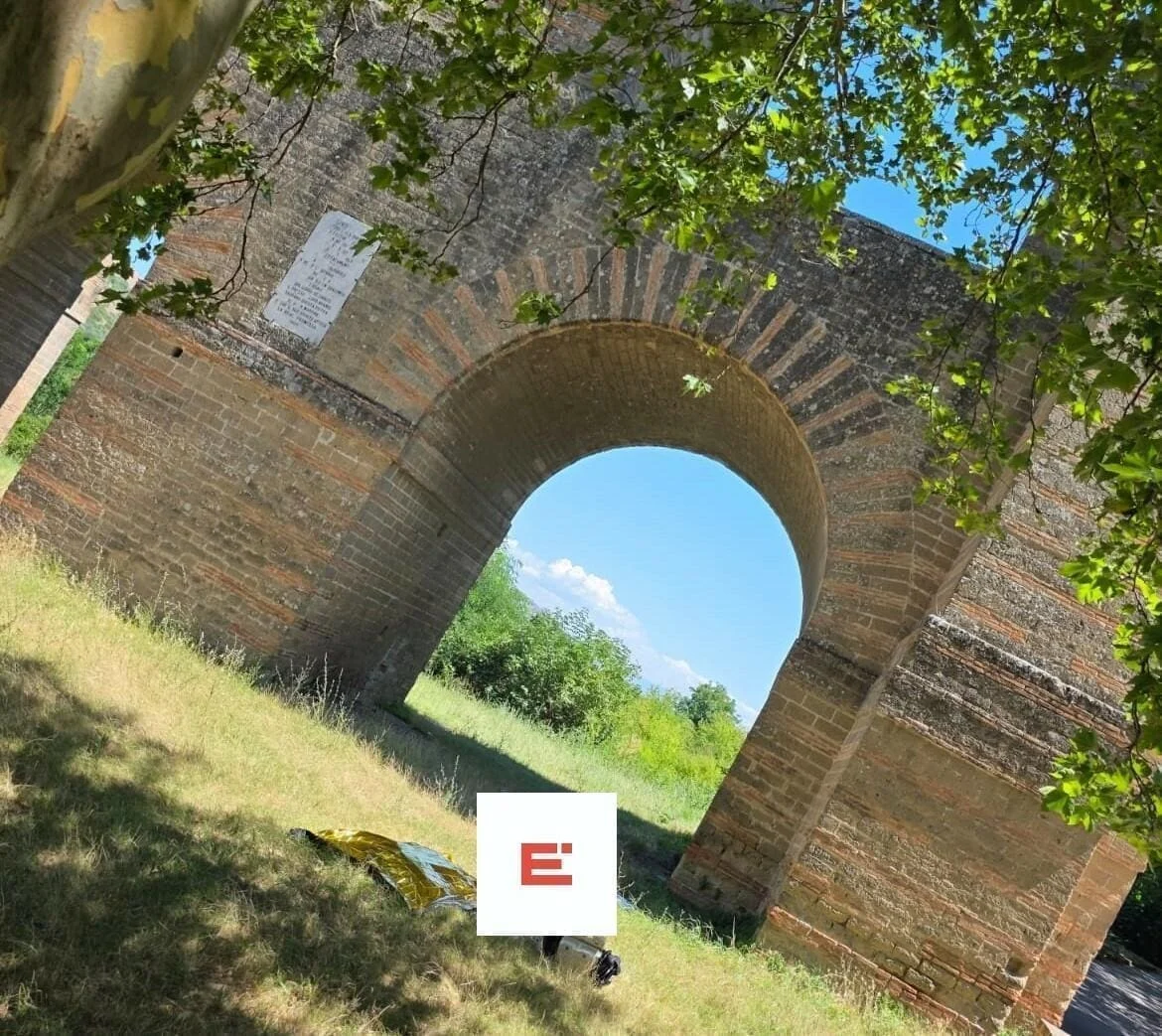 Tenta il suicidio ai Ponti della Valle, l'annuncio sui social dopo la denuncia del prete 9 l90012795080 tml702950651649 269275649237 175242816349727