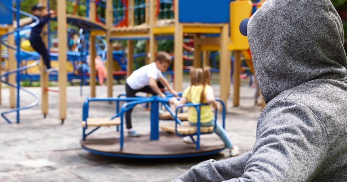f violenza pedofili fenomeno svizzera cacciatori 1kwan