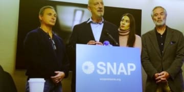 Papa Leone ha aiutato a proteggere il clero accusato di abusi in Perù, affermano i sopravvissuti agli abusi