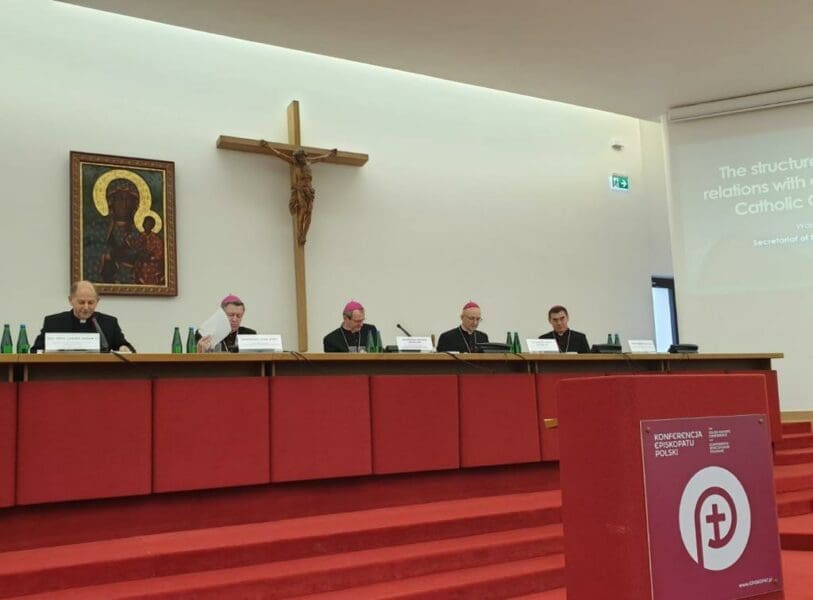 INFOVATICANA 40 813x600 1