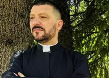 L’accusa di violenza sessuale a don Vito Martinelli, il gip di Trani: «Condotte seriali e non occasionali» 13 Screenshot 2026 10 13 203918